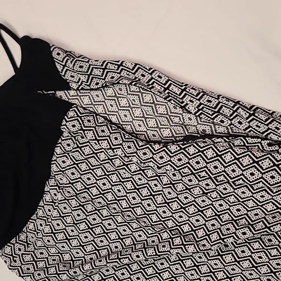 Hurley maxi dress size large black & white super soft low back side slits - Picture 7 of 7